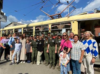 Курсанты Центра «ВОИН» проехали по знаковым местам Екатеринбурга в тематическом трамвае-лектории
