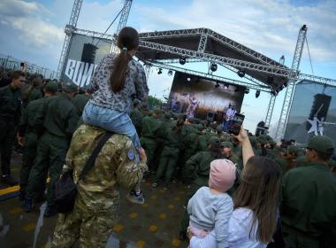 Пелагея выступила для волгоградских курсантов Центра «ВОИН»