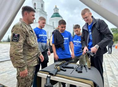Десятки мероприятий, тысячи участников: курсанты Центра «ВОИН» по всей России отметили День молодёжи