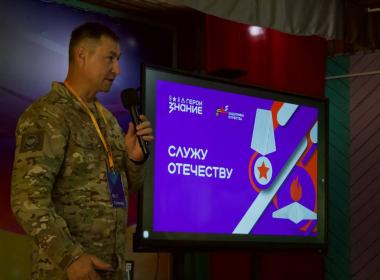 В Бурятии курсанты смены «Время юных героев» встретились с ветераном СВО