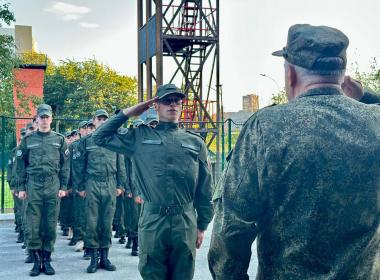 Гордость и дисциплина: курсанты Центра «ВОИН» блеснули на смотре строя и песни