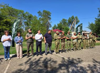 Директор Центра «ВОИН» закрыл финальную смену «Время юных героев» в Калмыкии