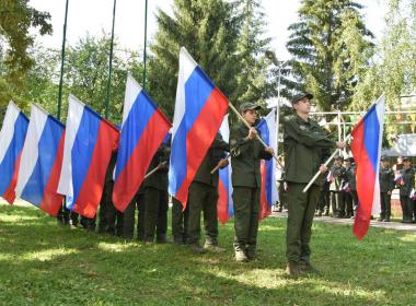 Глава Чувашии Олег Николаев и Центр ВОИН в республике вместе отметили День государственного флага России