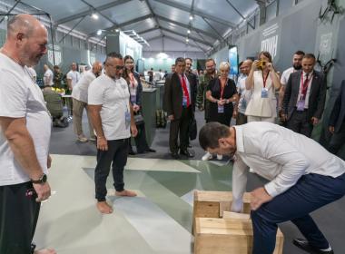 Заместитель руководителя Росреестра оценила стенд Центра «ВОИН» на ВЭФ-2025