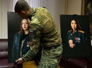 В Калмыкии Центр «ВОИН» организовал выставку «Жёны героев»