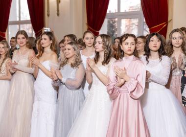 Волгоградские курсанты приняли участие в бале в честь защитников Отечества