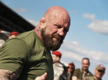 Джеф Монсон пришел на мастер-класс к волгоградским курсантам в футболке с «говорящей» надписью